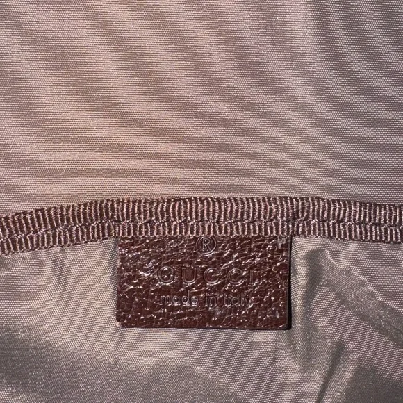 Gucci GG Supreme Diaper Bag - Picture 2 of 6